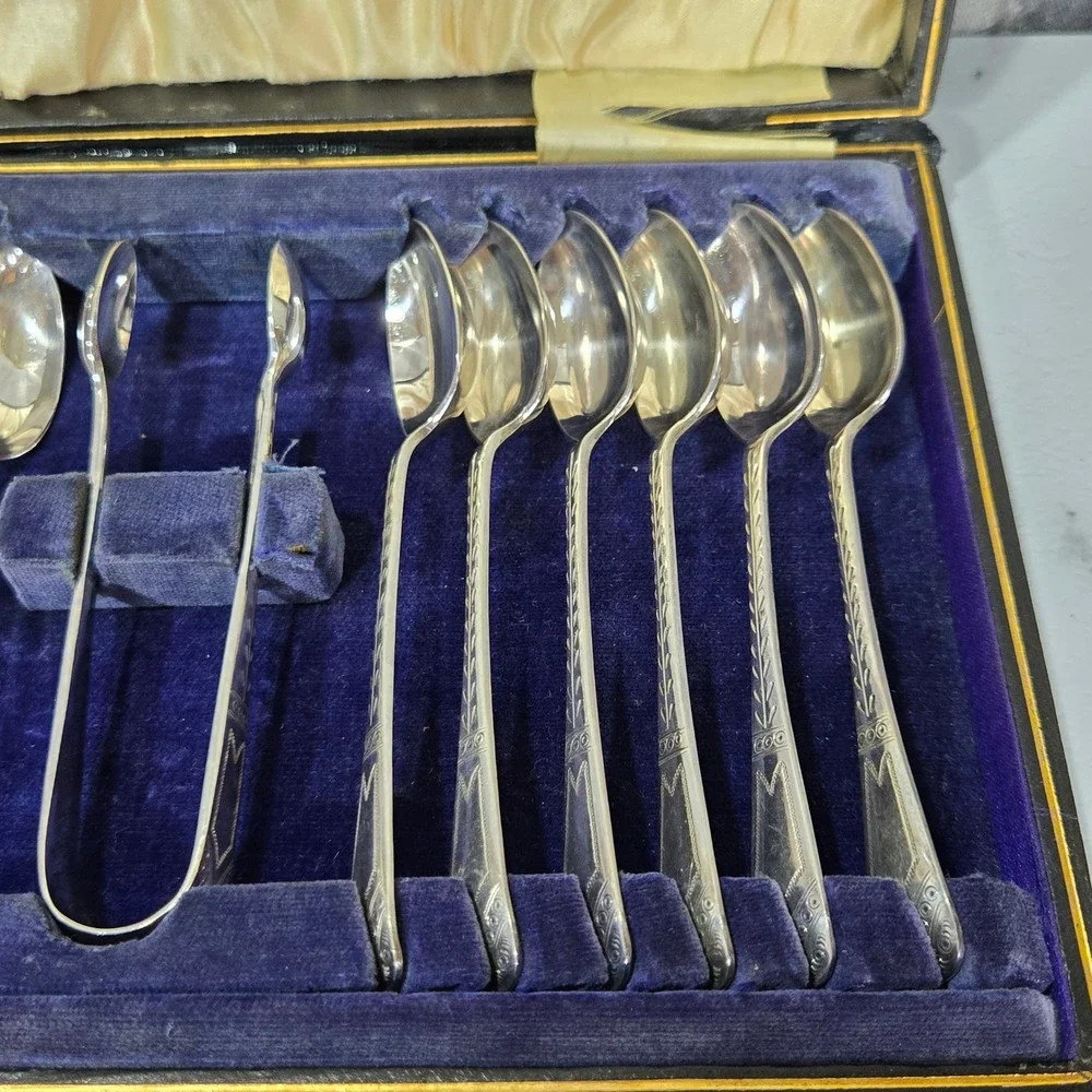 HAMILTON LAIDLAW Victorian Cased Teaspoon Sugar Tong Set 13 Pc Silver Plate